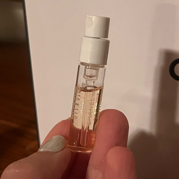 CHANEL Tie-Up Gift Bag with CHANCE Perfume + Red Rouge Allure Lipstick Samples - Picture 8 of 12